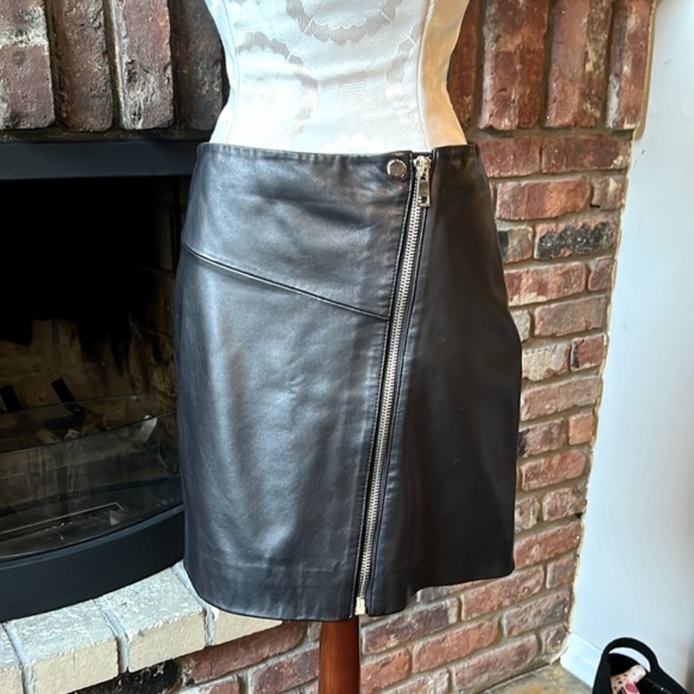 ***LIKE NEW*** real Black Leather Aqua Capsule Mini Skirtโ